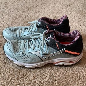 Mizuno running shoes